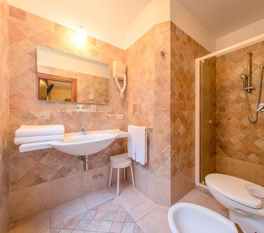 Hotel Rosalba - Valentini Family Village Bellaria-Igea Marina Bilik gambar